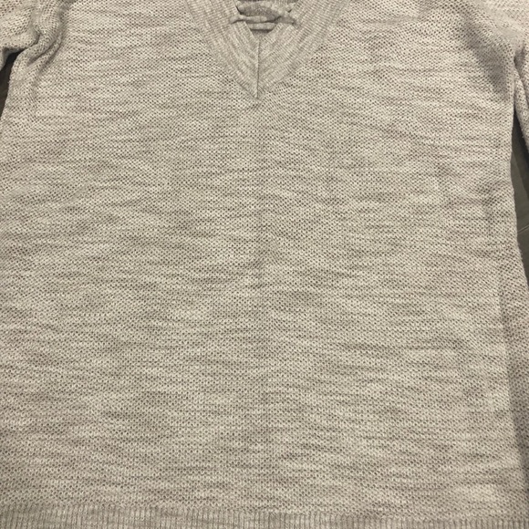 Express Sweater - Picture 4 of 5